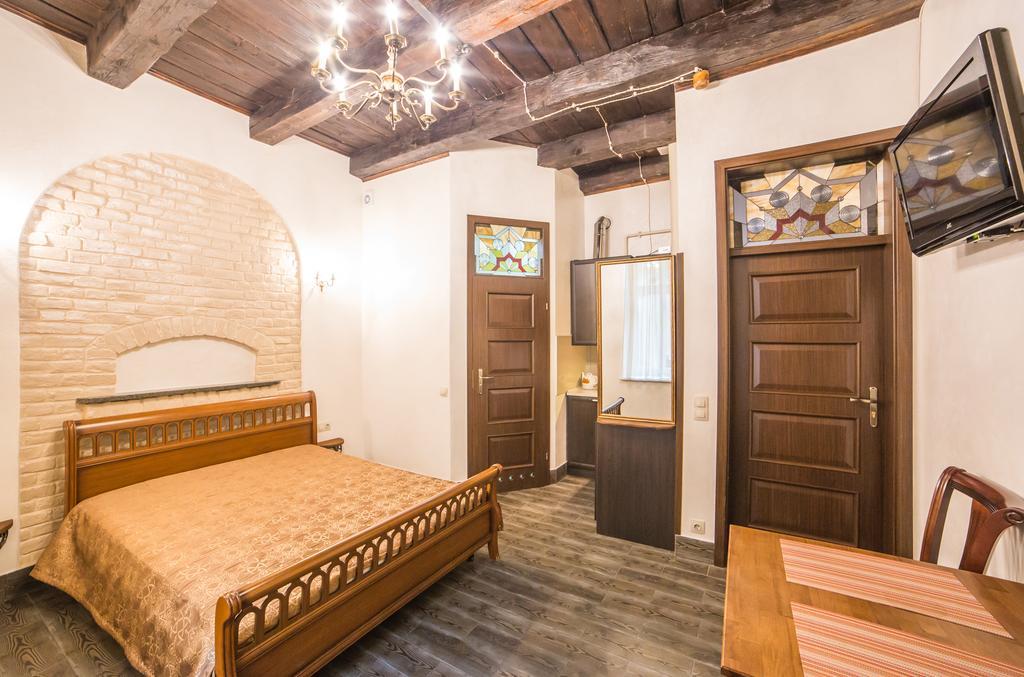 Apartment On Valova 16-2- 2 Minutes To Market Square Lviv Dış mekan fotoğraf