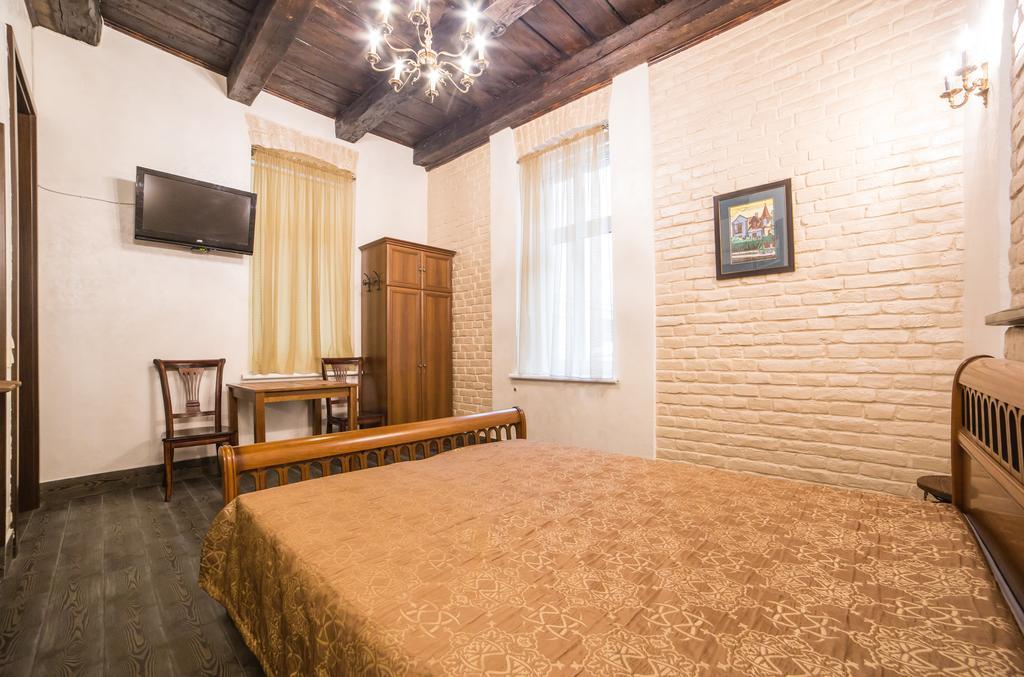 Apartment On Valova 16-2- 2 Minutes To Market Square Lviv Dış mekan fotoğraf